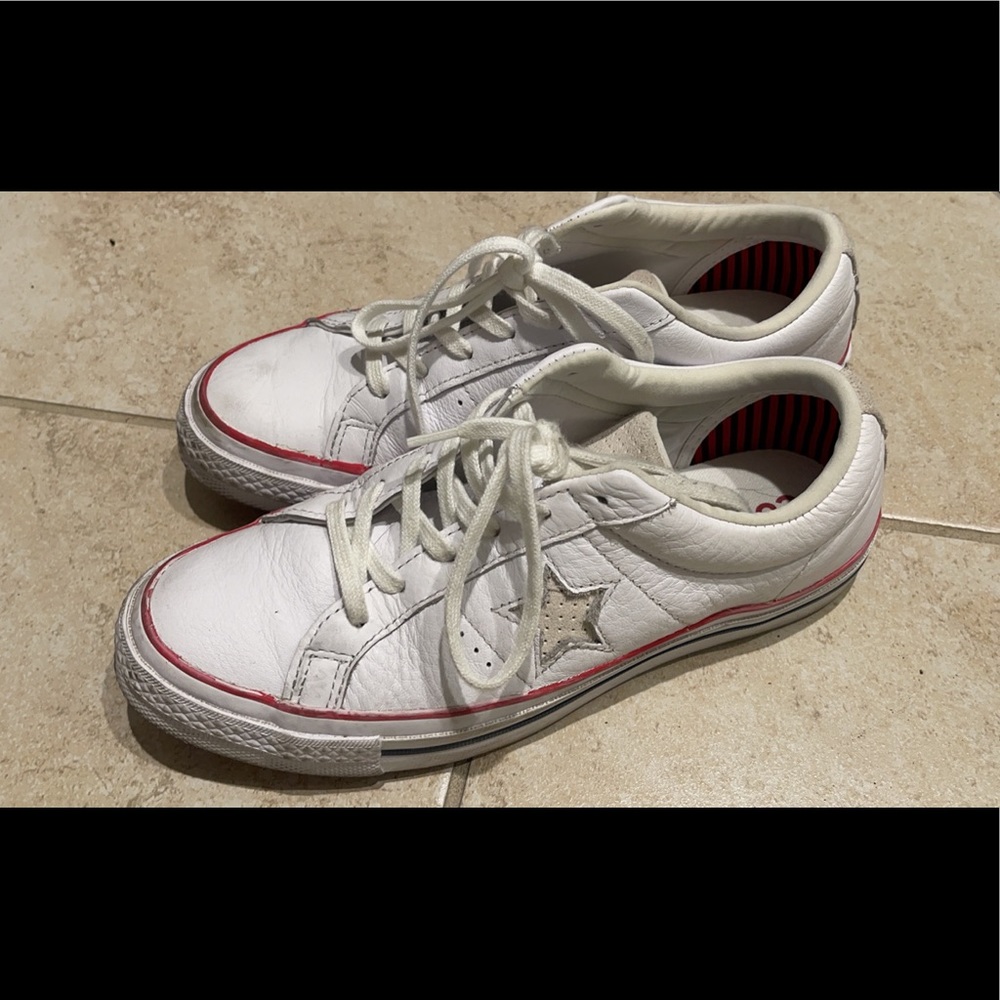 Converse women sneaker size 8
